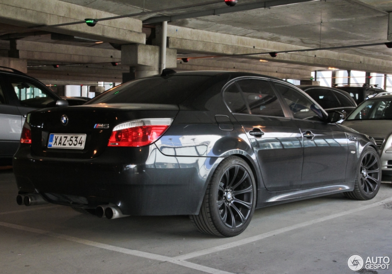 BMW M5 E60 2005