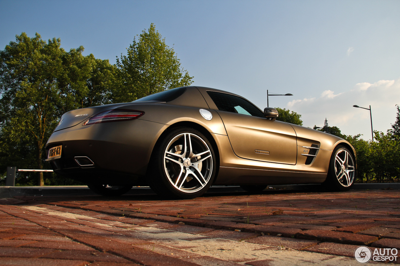 Mercedes-Benz SLS AMG