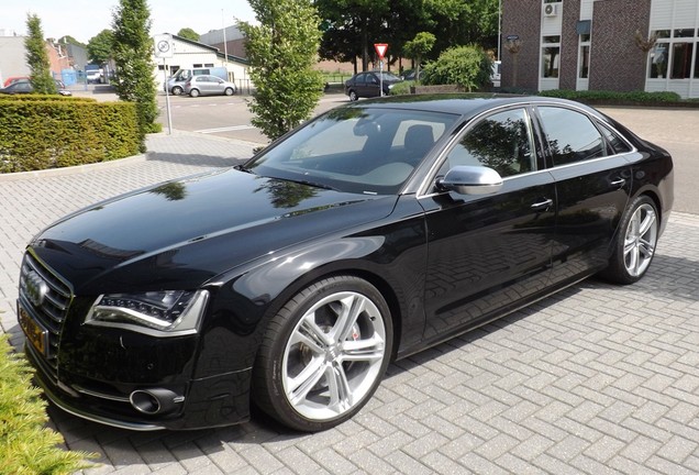 Audi S8 D4