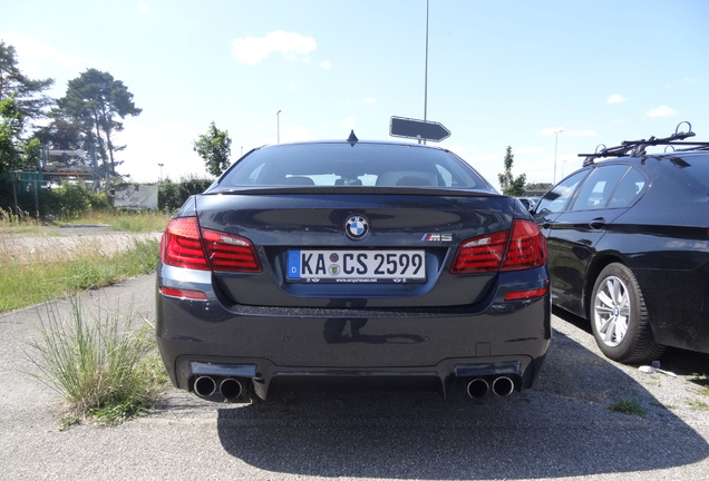 BMW M5 F10 2011