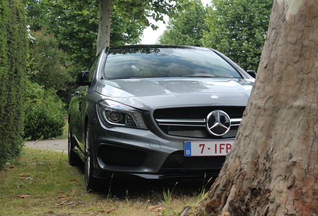 Mercedes-Benz CLA 45 AMG C117