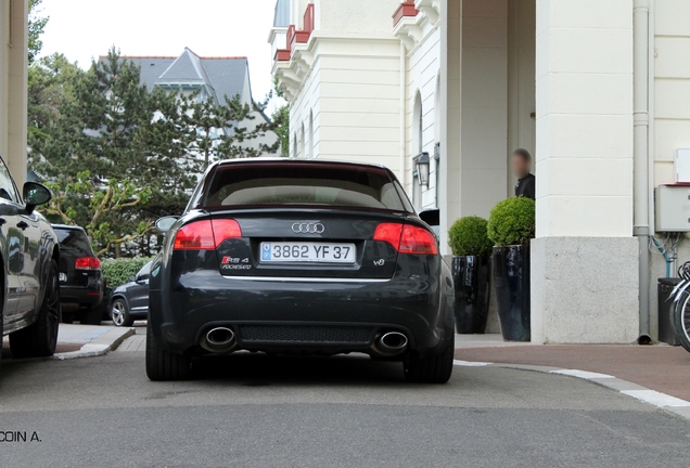 Audi RS4 Sedan