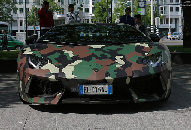 Lamborghini Aventador LP700-4