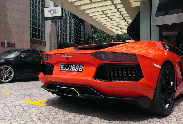 Lamborghini Aventador LP700-4