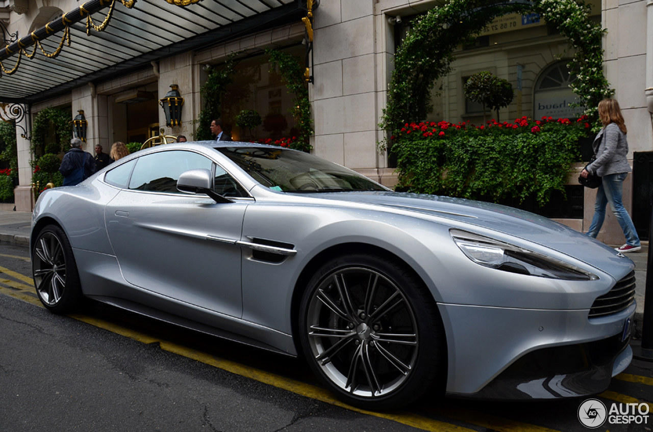 Aston Martin Vanquish 2013