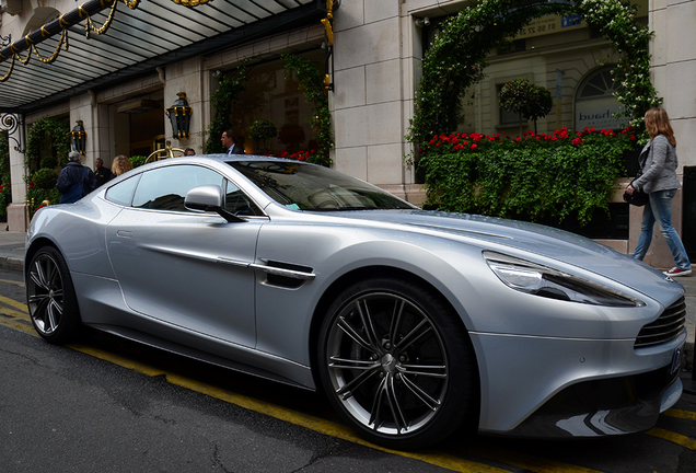 Aston Martin Vanquish 2013