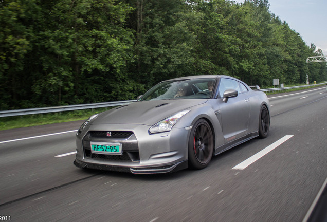 Nissan GT-R