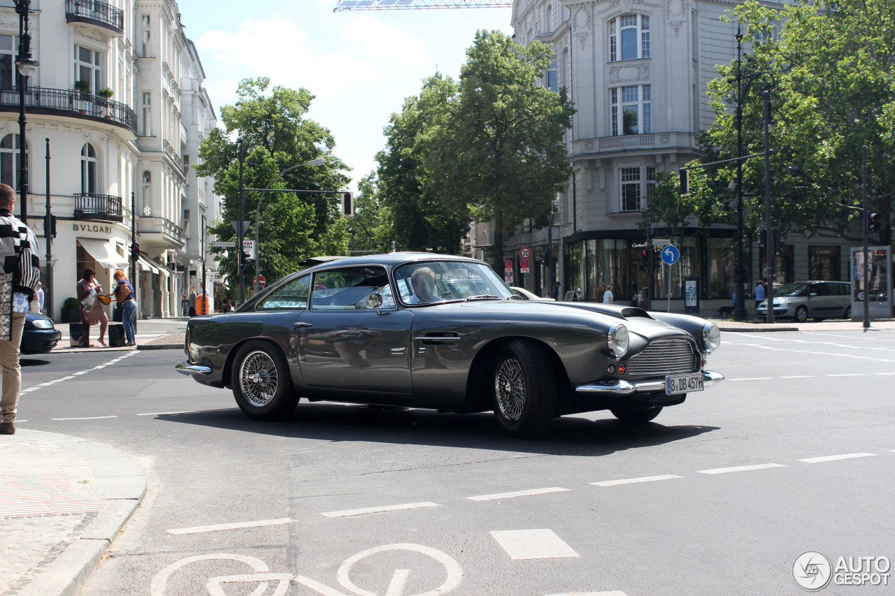 Aston Martin DB4