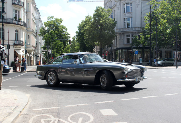 Aston Martin DB4