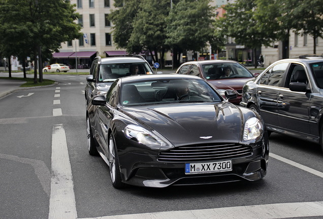 Aston Martin Vanquish 2013