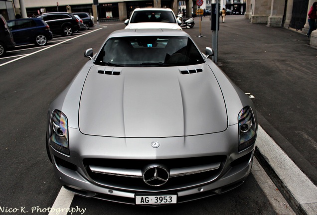 Mercedes-Benz SLS AMG