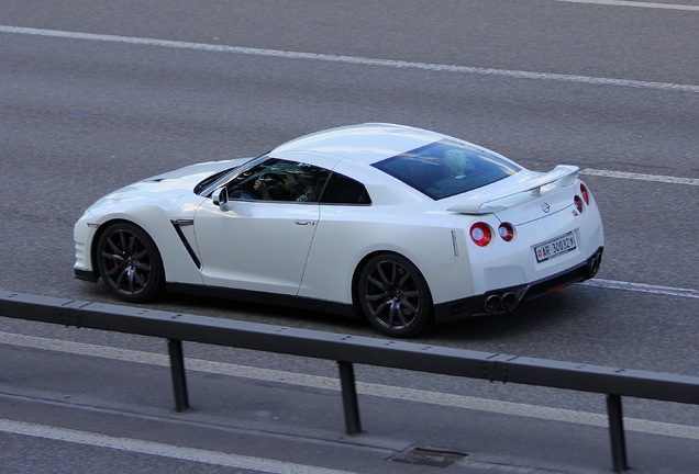 Nissan GT-R 2011