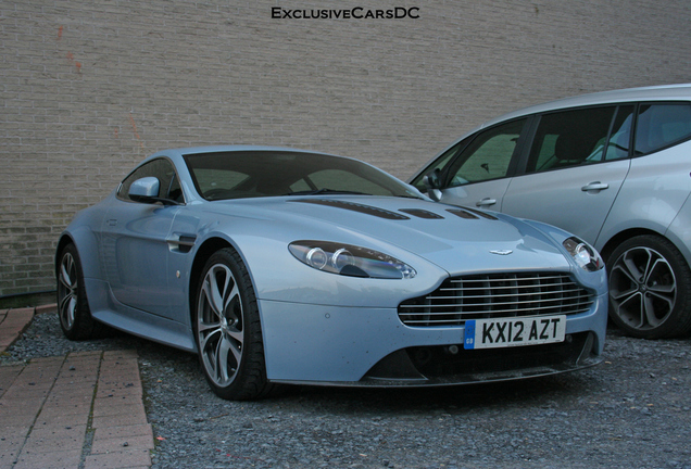 Aston Martin V12 Vantage