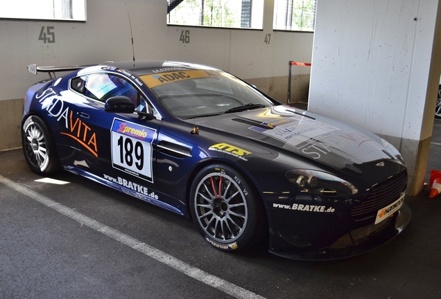 Aston Martin V8 Vantage GT4