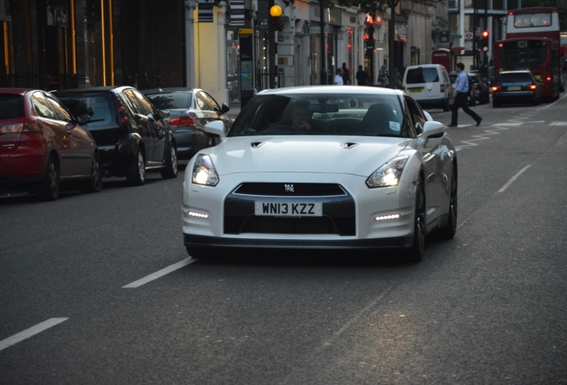 Nissan GT-R 2013