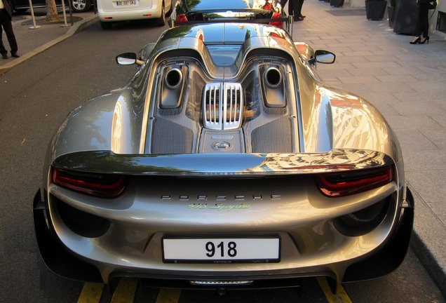 Porsche 918 Spyder Weissach Package