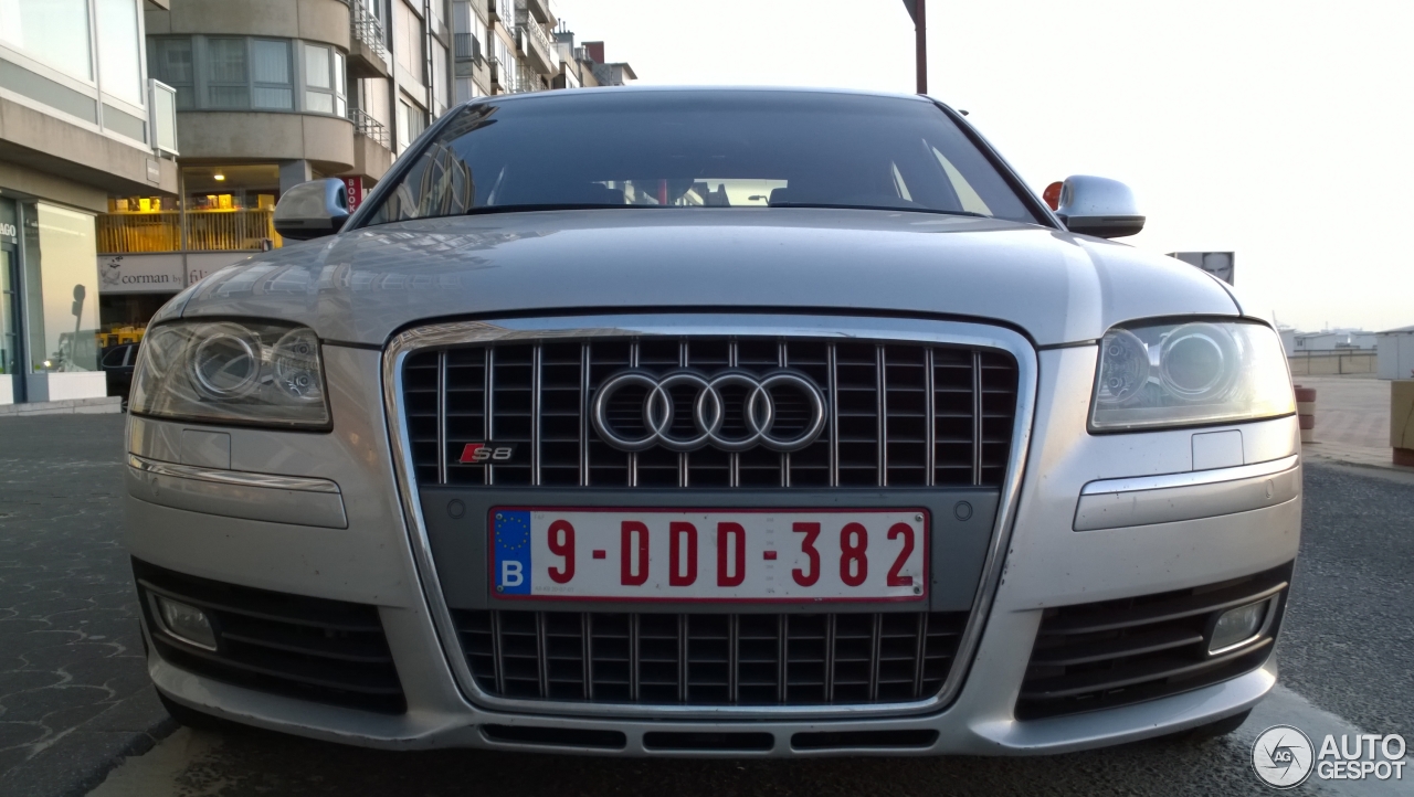 Audi S8 D3