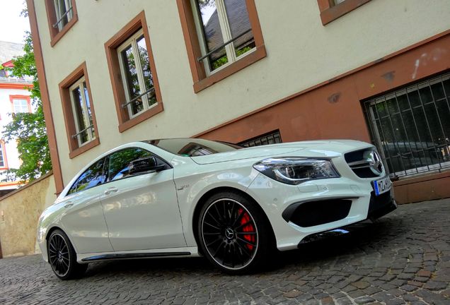 Mercedes-Benz CLA 45 AMG C117