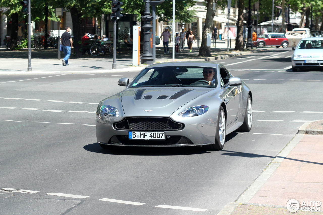 Aston Martin V12 Vantage S