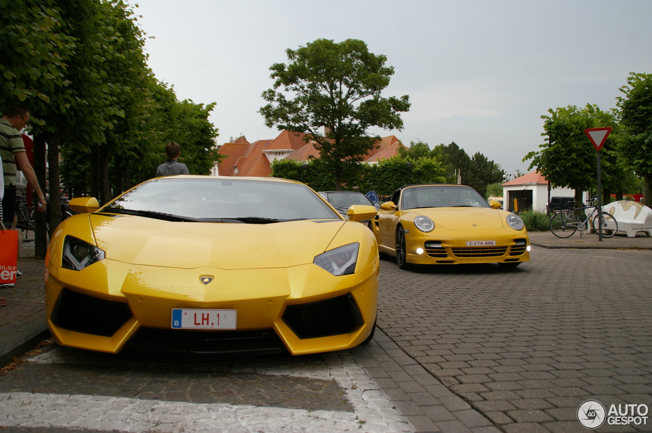 Lamborghini Aventador LP700-4