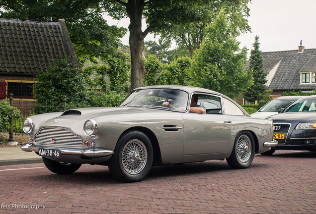 Aston Martin DB4