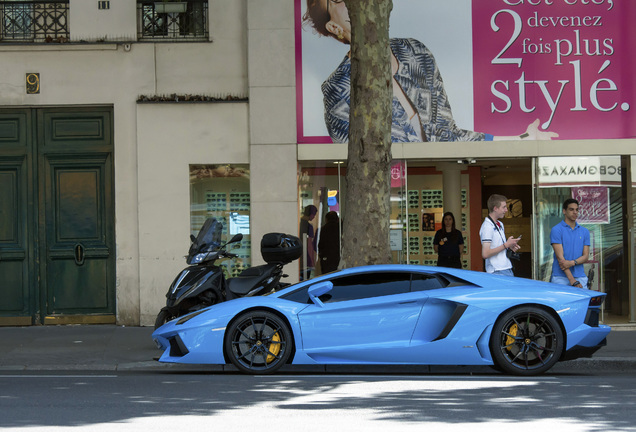 Lamborghini Aventador LP700-4