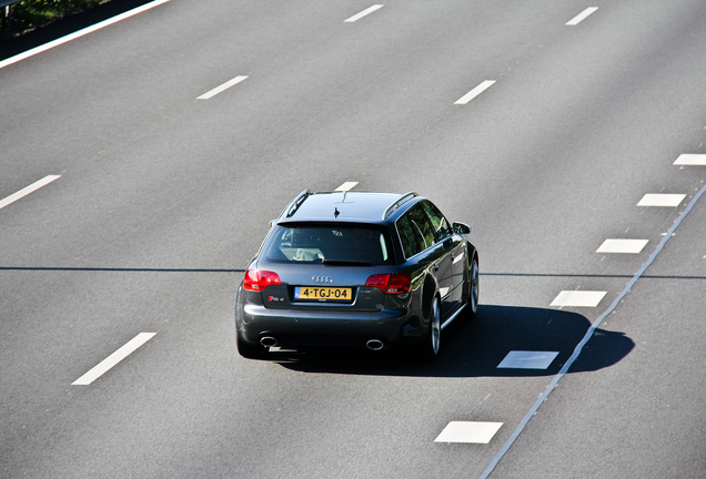 Audi RS4 Avant B7