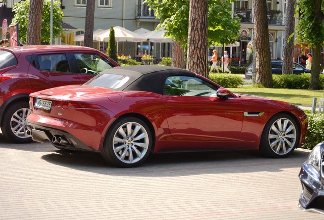 Jaguar F-TYPE S V8 Convertible