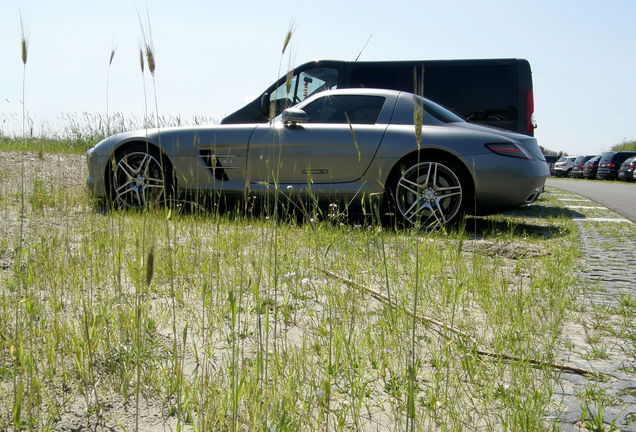 Mercedes-Benz SLS AMG