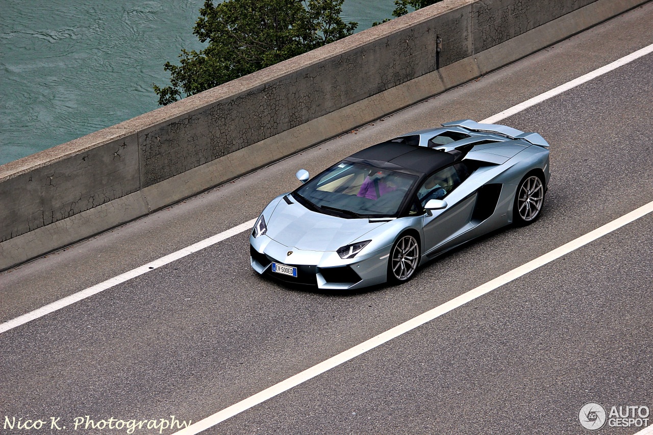 Lamborghini Aventador LP700-4 Roadster