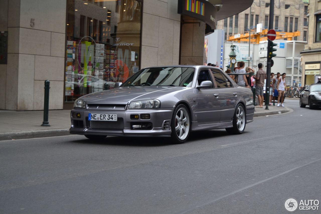 Nissan Skyline R34 Sedan