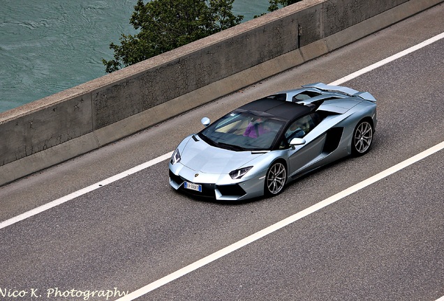 Lamborghini Aventador LP700-4 Roadster