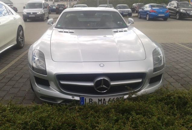 Mercedes-Benz SLS AMG