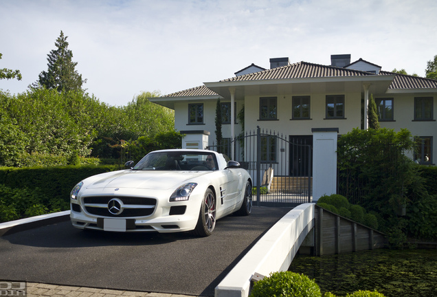 Mercedes-Benz SLS AMG Roadster