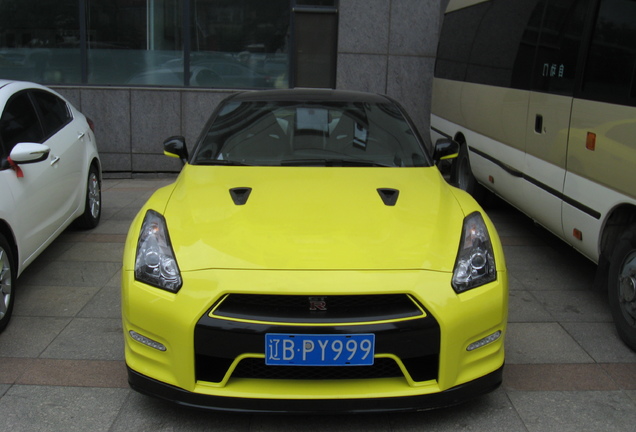 Nissan GT-R 2012