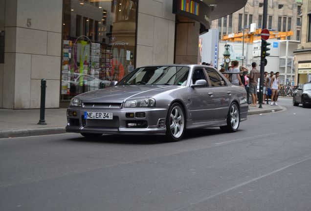 Nissan Skyline R34 Sedan