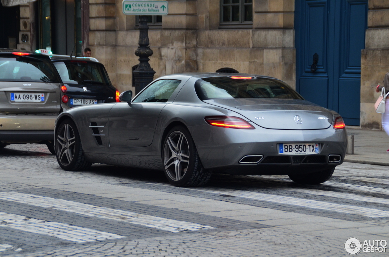 Mercedes-Benz SLS AMG