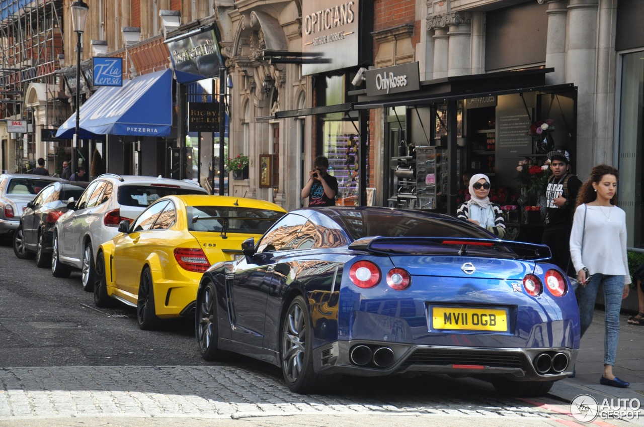 Nissan GT-R 2011