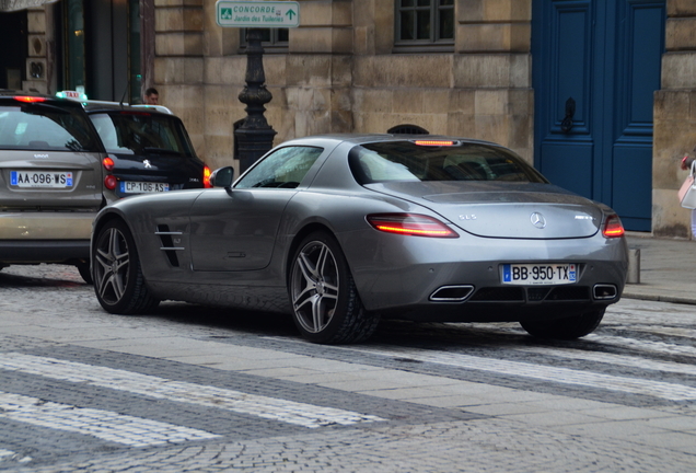 Mercedes-Benz SLS AMG