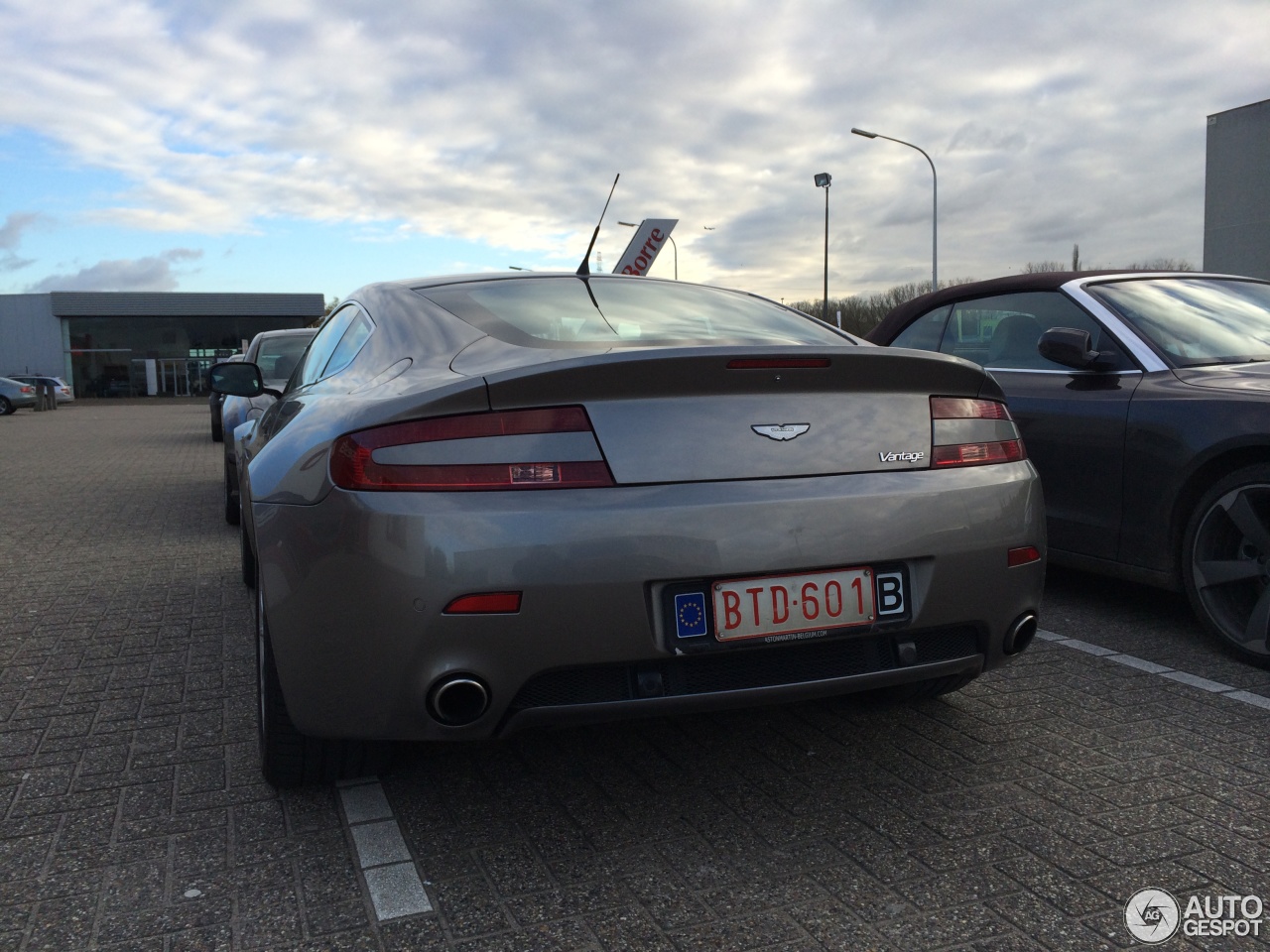 Aston Martin V8 Vantage