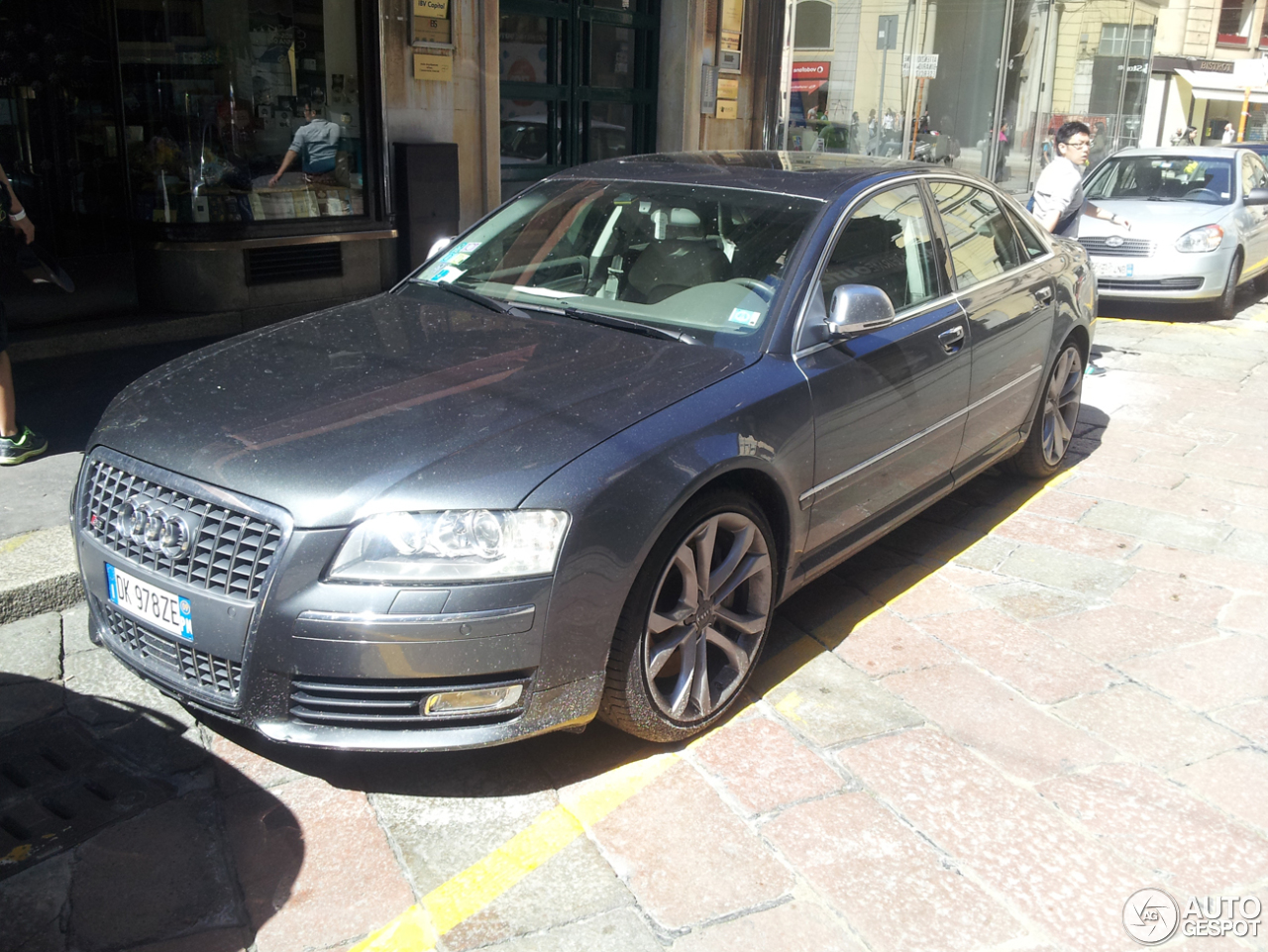 Audi S8 D3