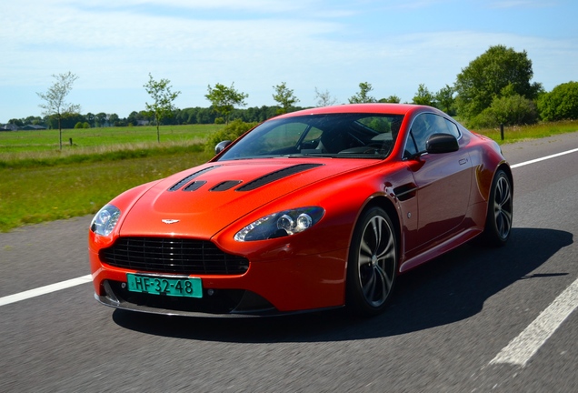 Aston Martin V12 Vantage