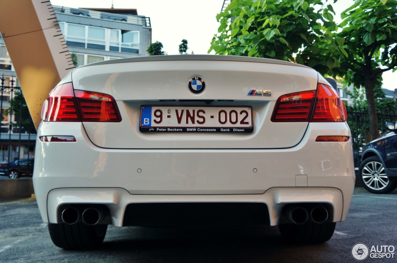 BMW M5 F10 2011