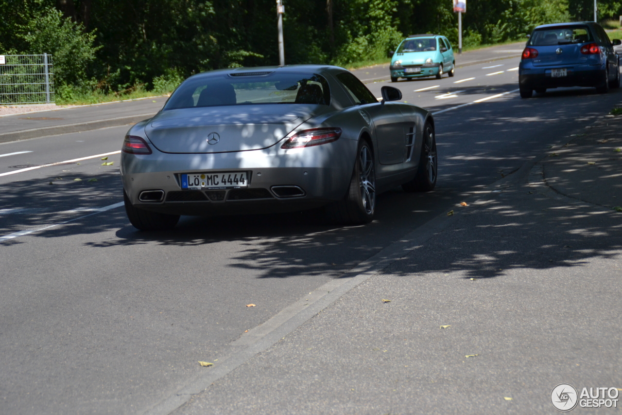 Mercedes-Benz SLS AMG