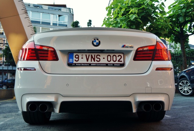 BMW M5 F10 2011