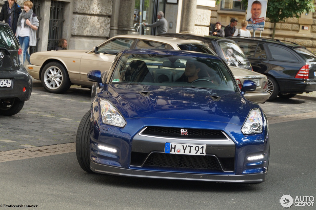 Nissan GT-R 2011