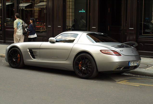 Mercedes-Benz SLS AMG