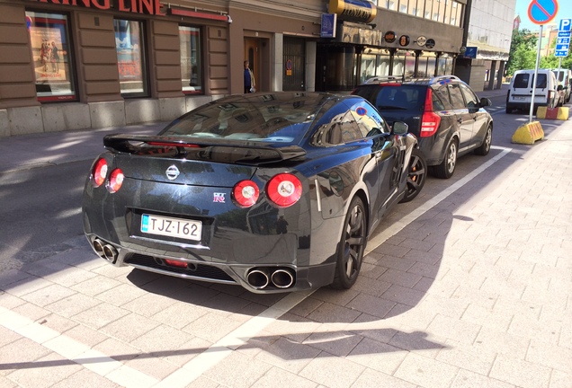 Nissan GT-R