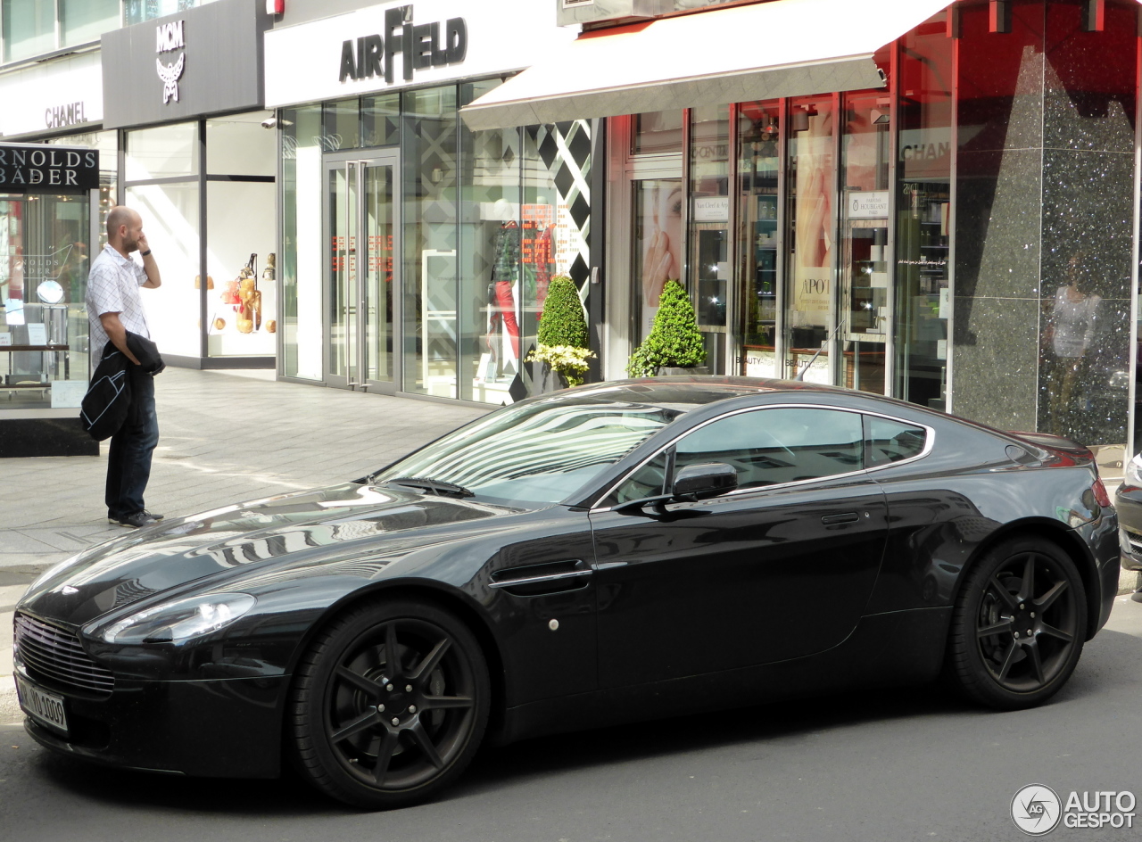 Aston Martin V8 Vantage