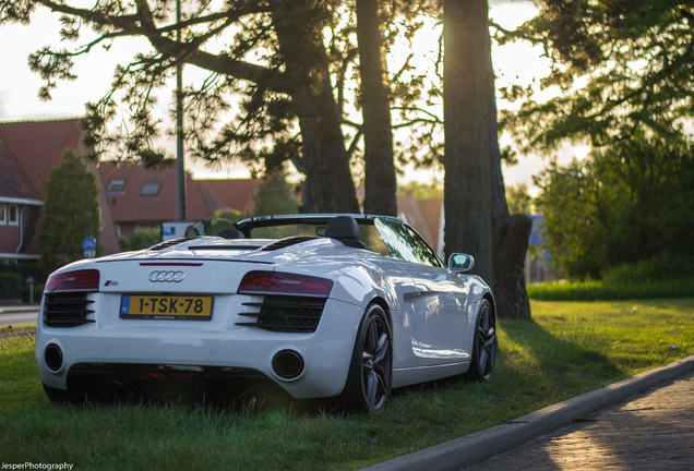 Audi R8 V8 Spyder 2013